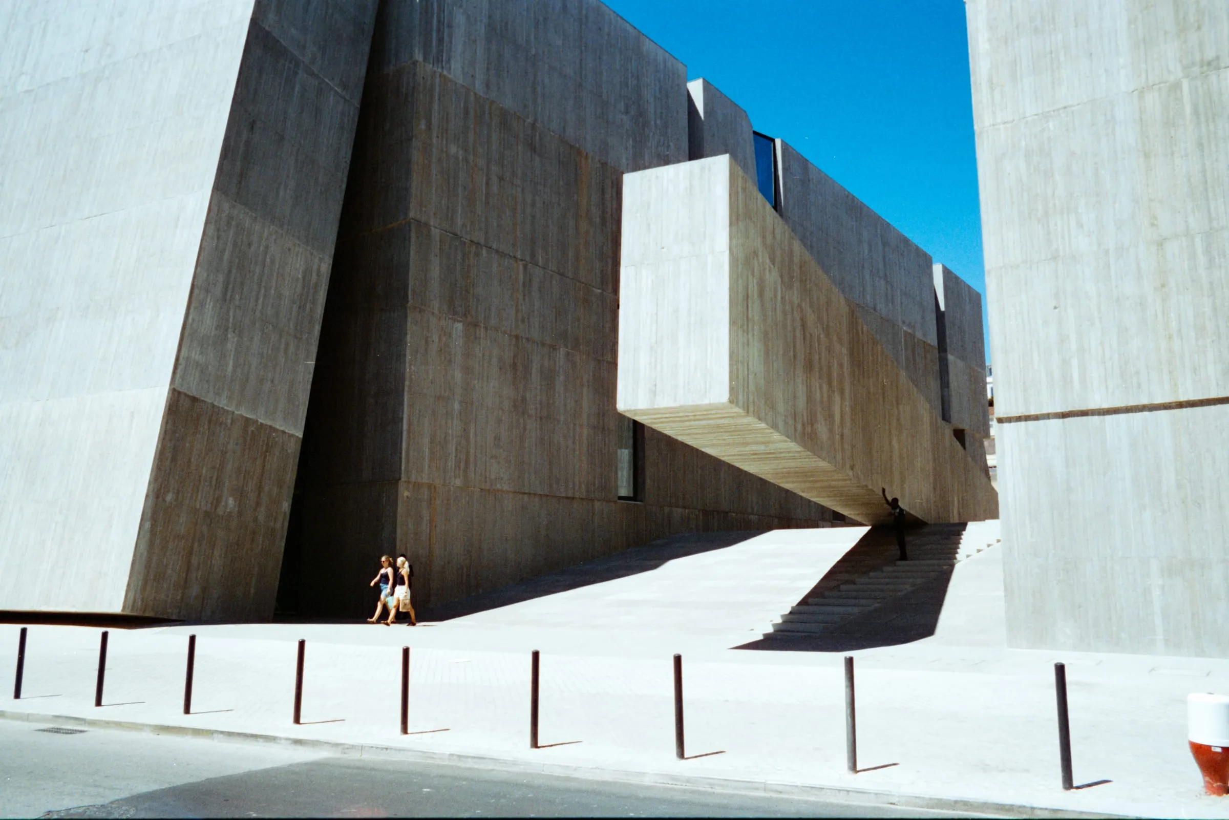 CineStill 400D frame made in Lisboa